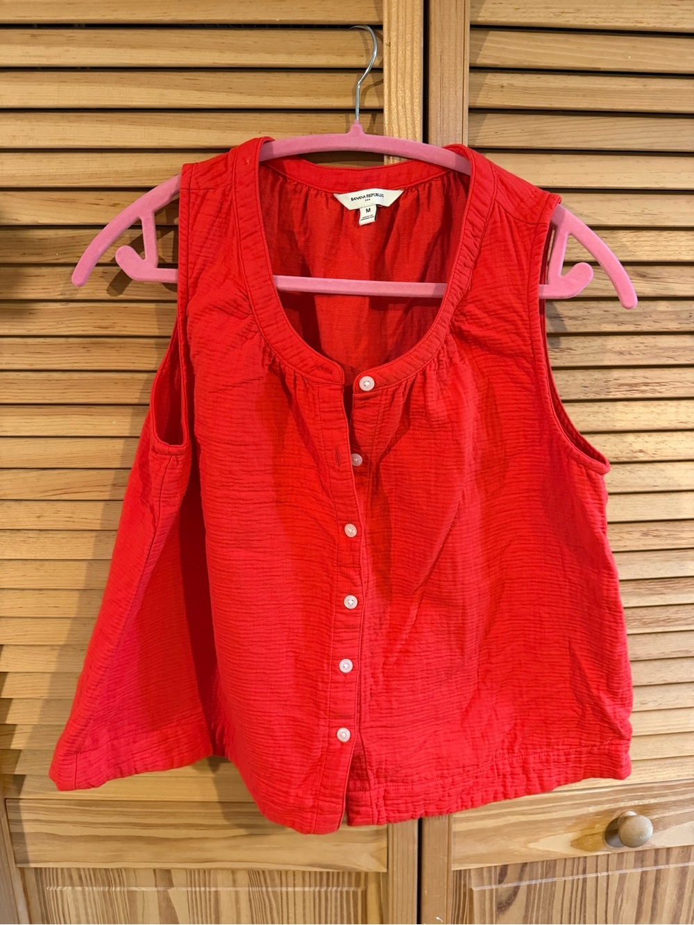 Banana Republic Red Sleeveless Button-Front Top